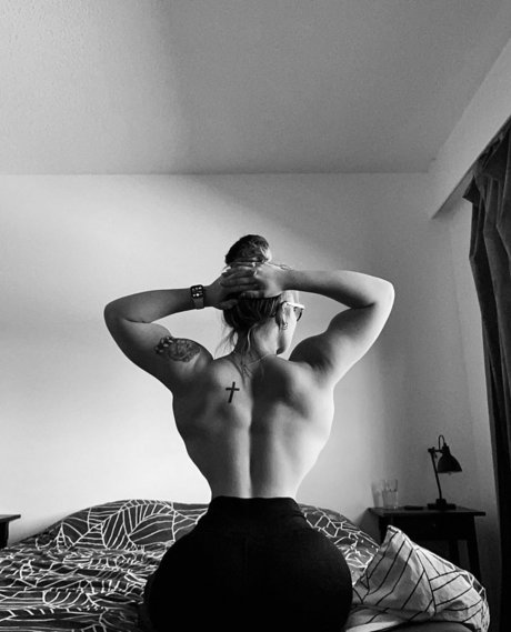 Ronjalexandra actrice nue des photos