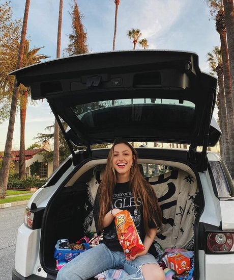 déshabillage onlyfans art exclusif img