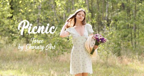 Toree modèle nu des photos