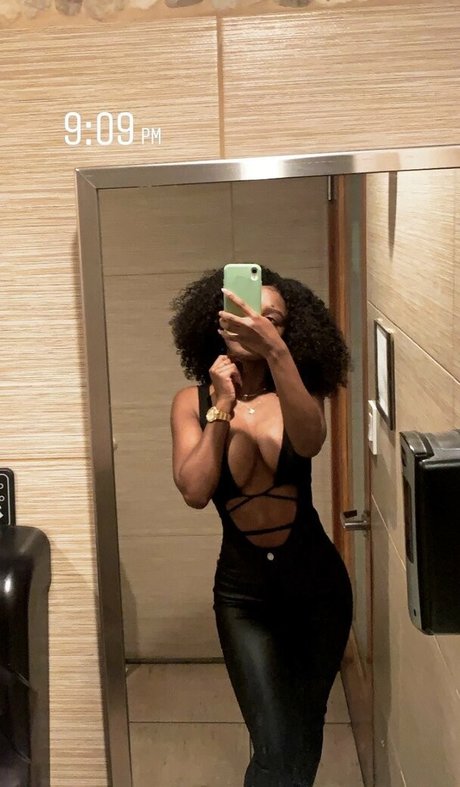 DivyaAdu star du porno gratuit des photos