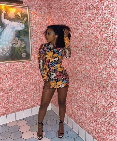 DivyaAdu étoile hd images