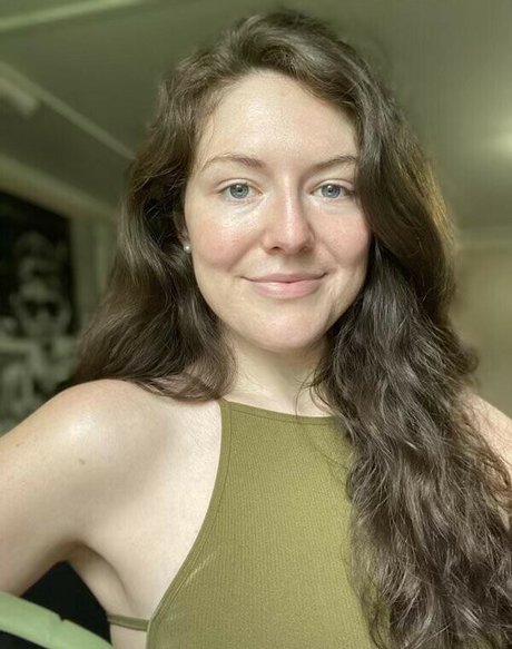 Caley Chisholm modèle porno images