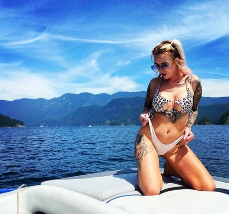 Pinkyotagal star du porno xxx galeries