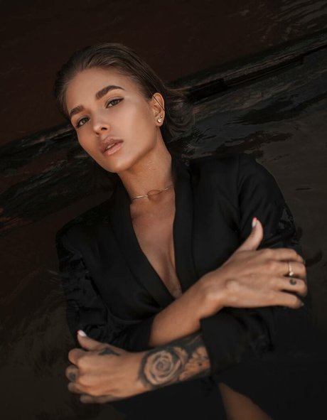 Julia Wind star du porno nue images