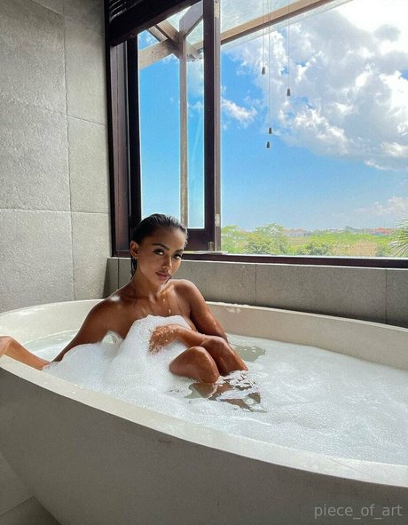 Carla PieceArt actrice sexy des photos