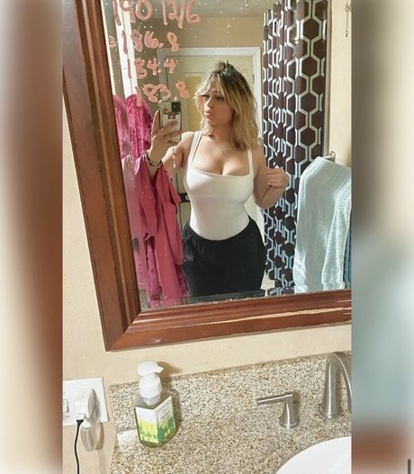 luvedbyhannah actrice exclusive photos