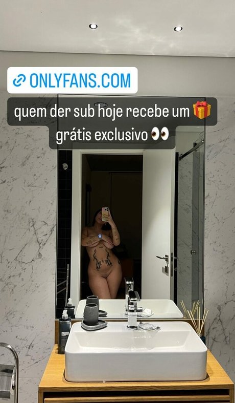 Debora Cardoso mannequin photo