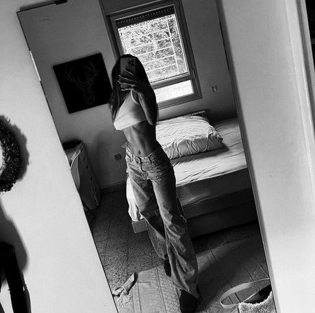 Aluma Dahuki modèle chaud photos