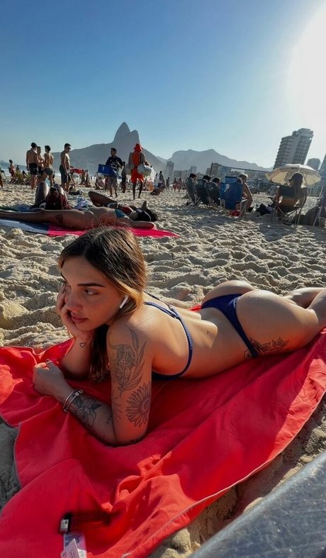 Ana Cardelli belle étoile archive