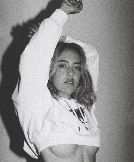 Shir Ruvio modèle artistique image