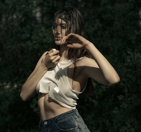 Shira Aizner art modèle image