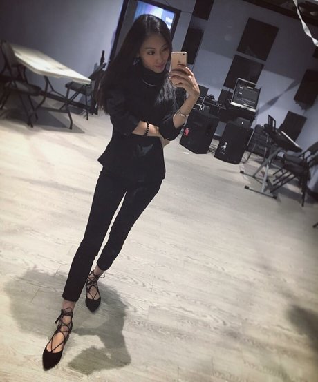 _lisahui_ art étoile galerie