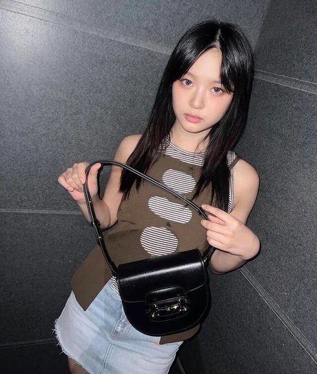 Hanni Pham star du porno exclusive galeries