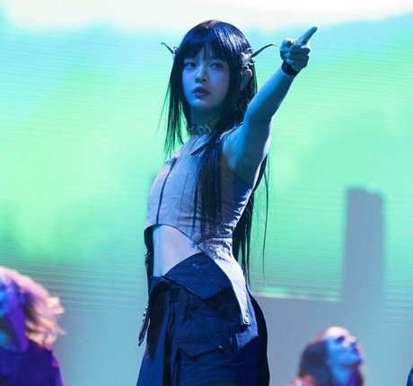 Hanni Pham star du porno érotique photos