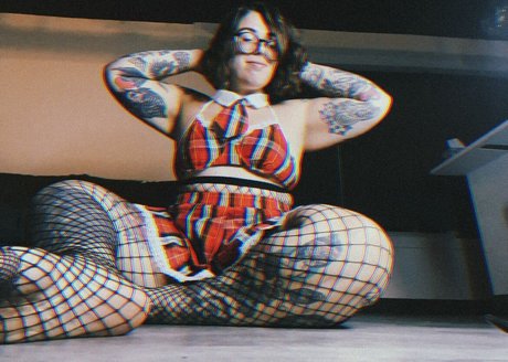 infirmière brune onlyfans adulte de haute qualité photo