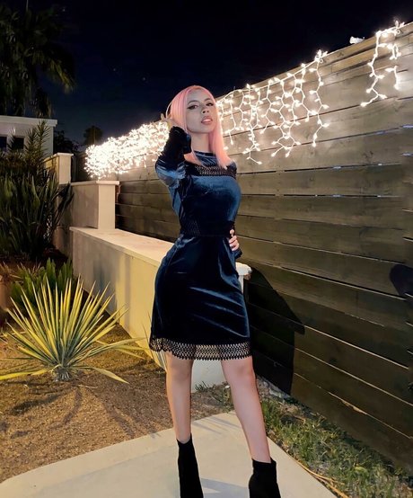 tatouages ​​blonds onlyfans porno de haute qualité img