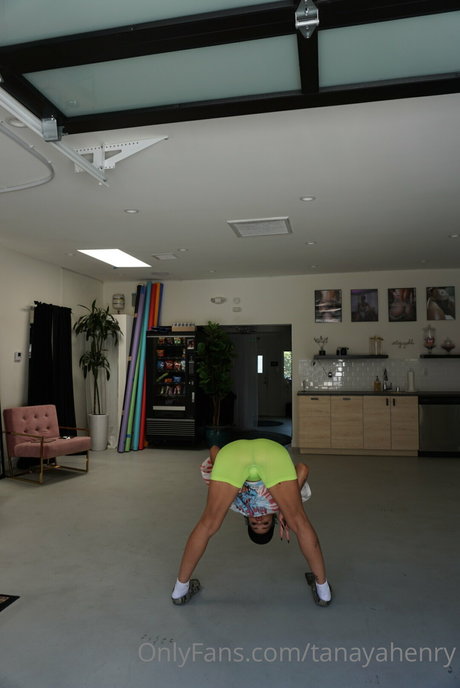 Tanaya Henry modèle galeries