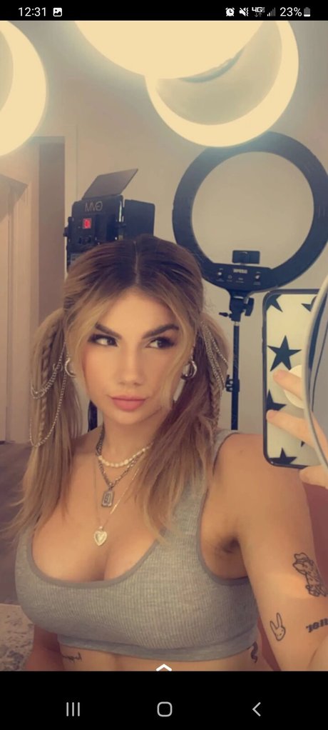 brunette onlyfans gratuit de haute qualité photos