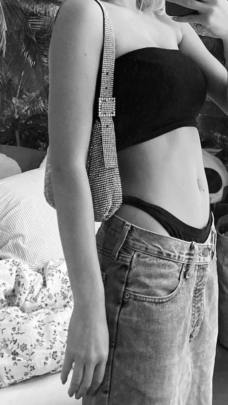 Indy Mende joli modèle photos