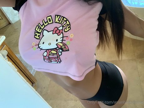 Kaitlyn Nguyen_ star du porno de haute qualité img