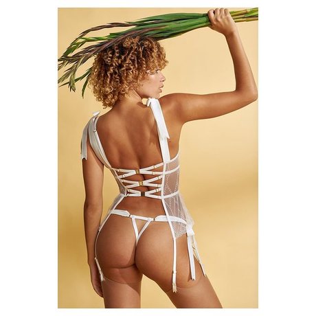 Lara never laura modèle porno photos