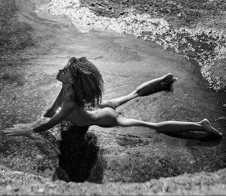 Lara never laura modèle gratuit image