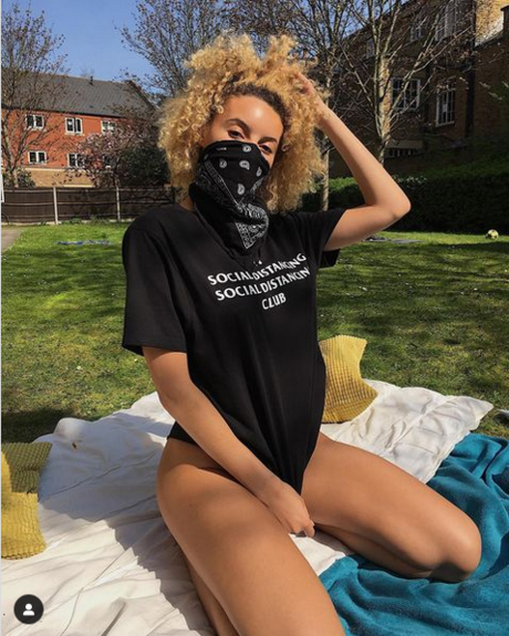 amateurs courbés onlyfans adulte images