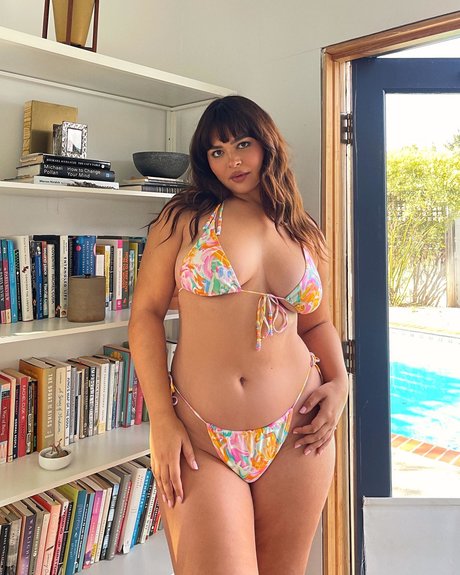 Bellaagolden actrice érotique photos