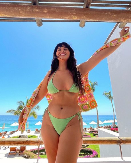 Bellaagolden actrice porno galerie