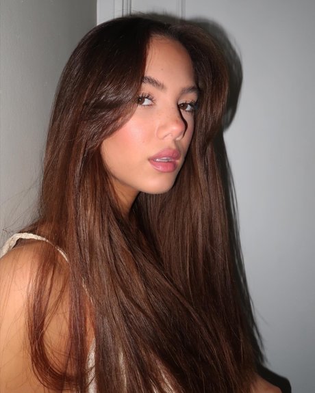 Saoirse Alicia Behzadi_ actrice chaude galeries