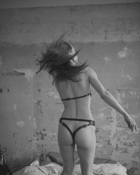 Maria Kn modèle sexy galerie