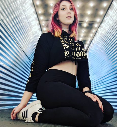 Mel Capperino Garcia modèle nu archive