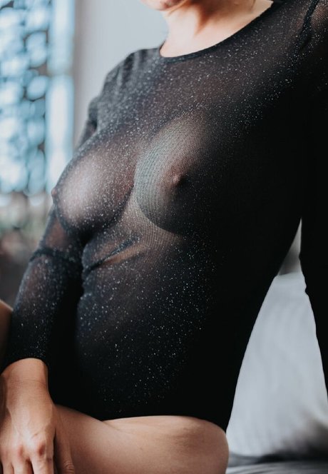 Nadege Lacroix jolie actrice photos