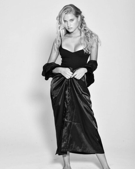 Zoe Helena actrice parfaite galeries