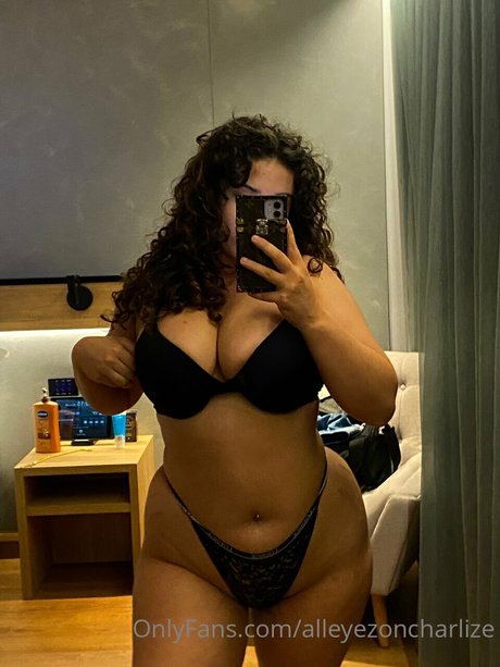 Charlize Tornatola actrice de sexe images