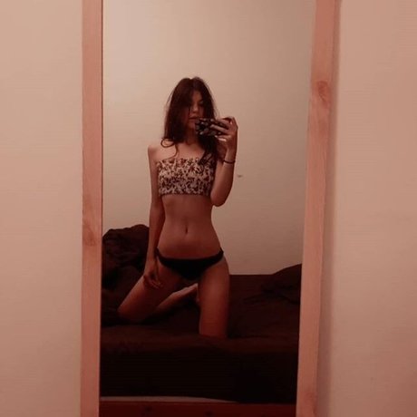 Babyyy Gorilla actrice sexy image