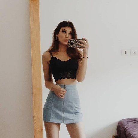 Babyyy Gorilla star du porno adulte des photos