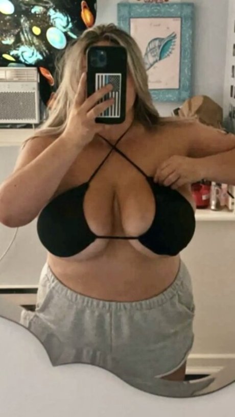 lesbiennes aux gros seins onlyfans beaux nus des photos
