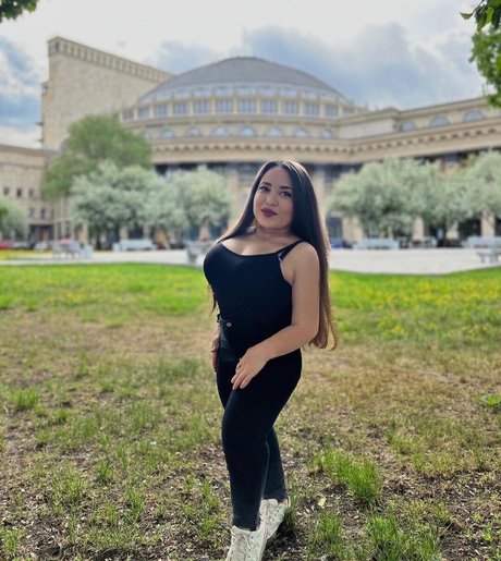 Saxarovagul art modèle galerie