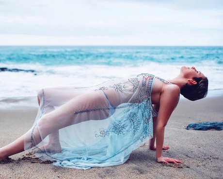 Stella Hayes_ modèle nu img