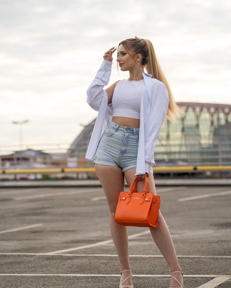 brunette onlyfans chaud gratuit images