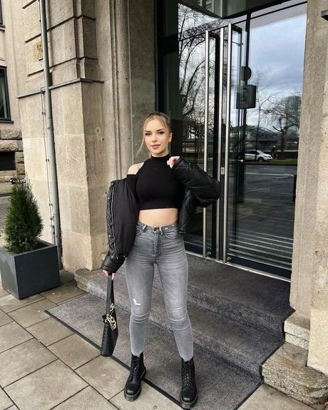 gros cul gros seins onlyfans assez érotique galerie