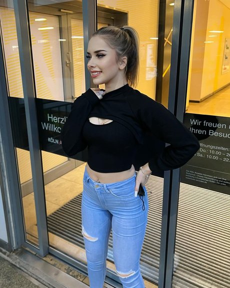 adorer onlyfans chaud xxx archive