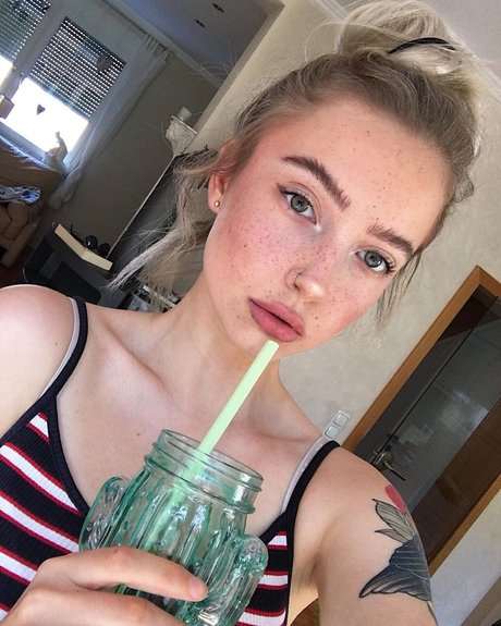 Caelyn Mathews étoile gratuite photos