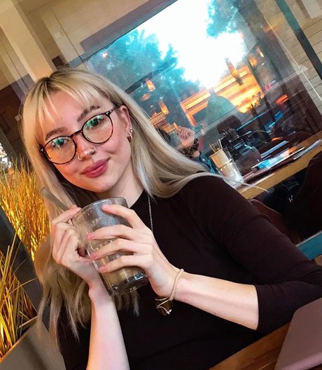 Caelyn Mathews actrice libre img