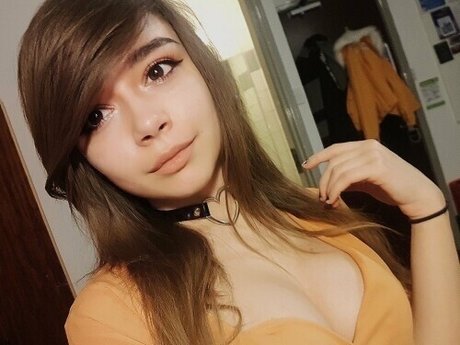 Csillabu modèle porno image