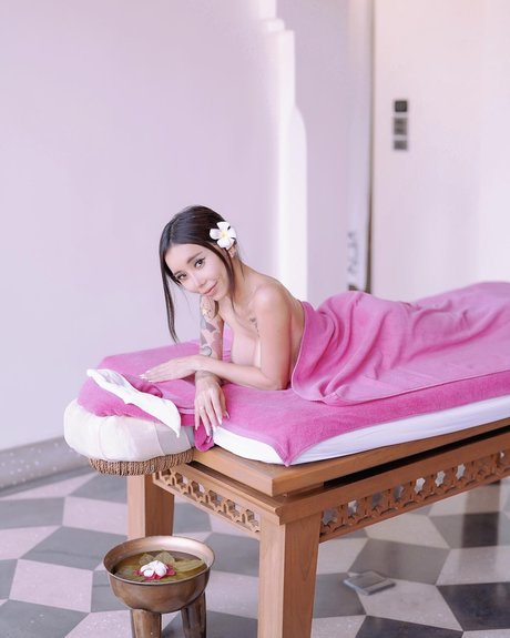 Leng Yein star du porno belle img