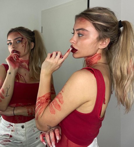 baisers lesbiens onlyfans beau haut img