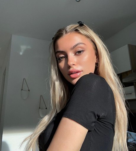 fans de grandes filles uniquement nu chaud archive