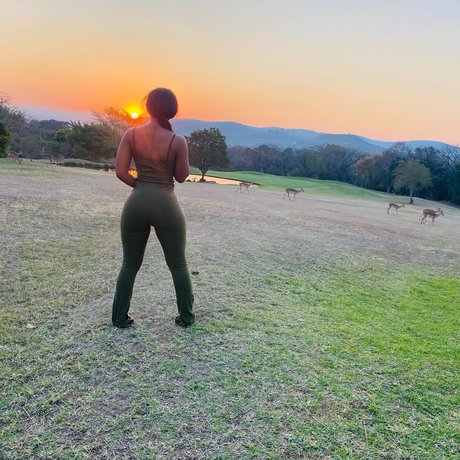 blonde bbw onlyfans pornographique de haute qualité image